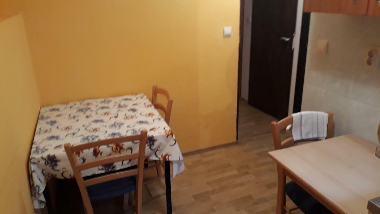 Vila Ruska Prcanj Ngoại thất bức ảnh