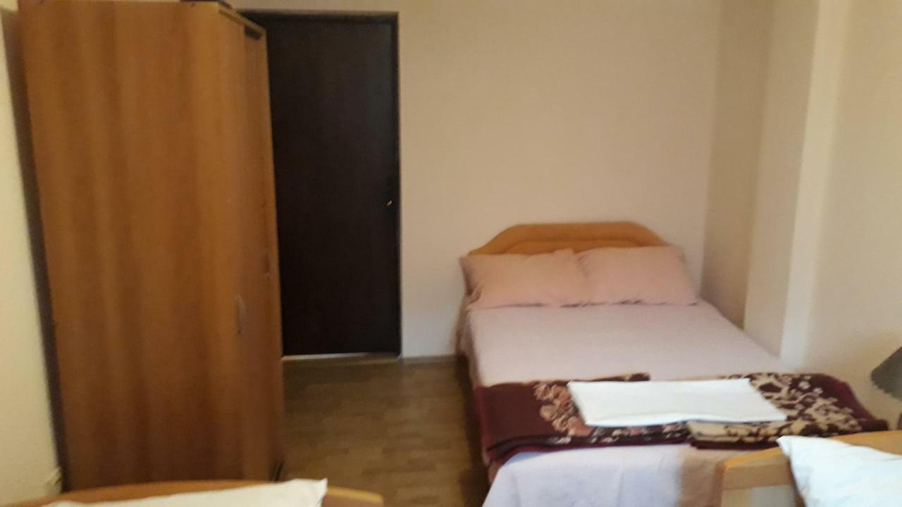 Vila Ruska Prcanj Ngoại thất bức ảnh