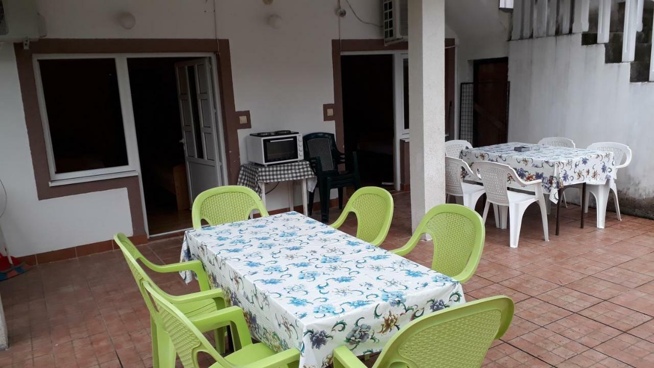 Vila Ruska Prcanj Ngoại thất bức ảnh
